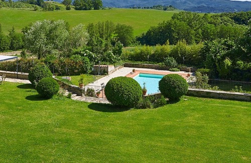Scarperia Villa | Wonderful private villa for 18 guests with hot tub, WIFI, private pool, A/C and TV