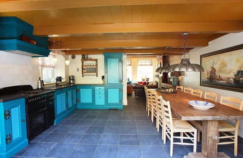 Enkhuizen Villa | Wonderful private villa for 10 people with WIFI, TV and balcony