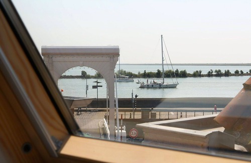 Enkhuizen Villa | Wonderful private villa for 10 people with WIFI, TV and balcony