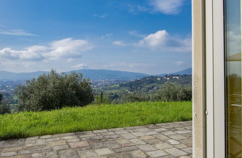 Pistoia Villa | Wonderful private villa for 6 guests with WIFI, TV, pets allowed and parking