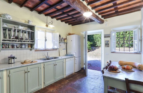 Lucca Villa | Wonderful private villa for 12 people with private pool, A/C, WIFI and TV, close to Lucca