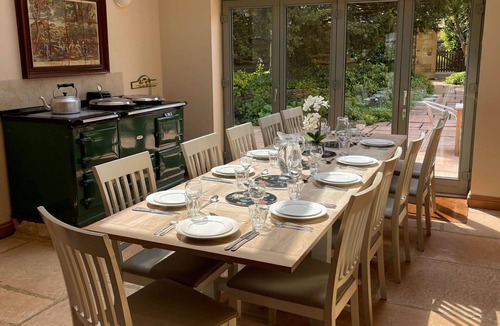 Kingham House | Wonderful villa for 6 guests with pool, WIFI