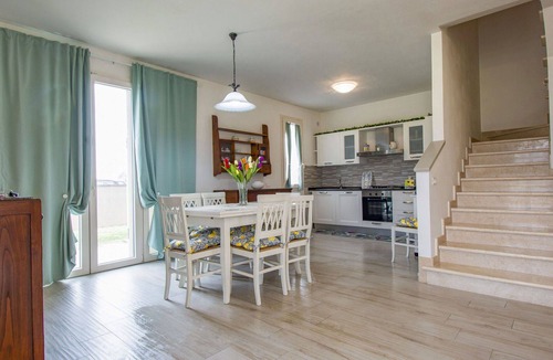 Cascine-La Croce House | Wonderful villa for 5 people with A/C, WIFI, TV, patio and pets allowed