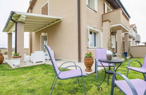 Cascine-La Croce House | Wonderful villa for 5 people with A/C, WIFI, TV, patio and pets allowed