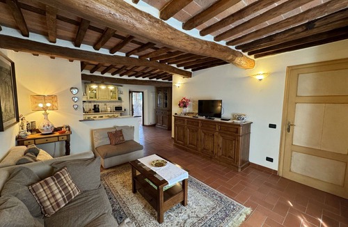 Castelvecchio Villa | Wonderful villa with A/C, WIFI, private pool, TV, terrace and panoramic view, close to Lucca