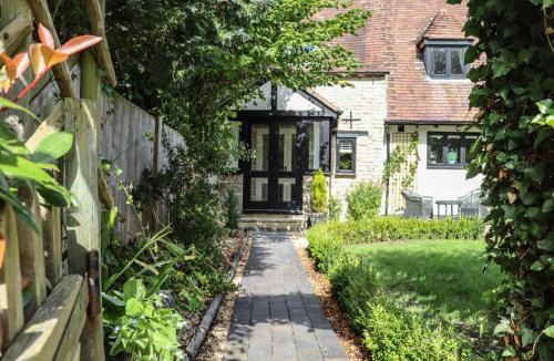 Pitchcombe House | Woodbine Cottage