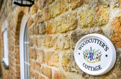 Nether Worton House | Woodcutter`s Cottage - Peaceful Country Retreat