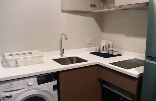 Thon Buri Apartment | Work & Play at Sathorn Sierra Studio (Fast Wi-Fi)