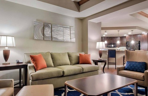 National Harbor Condo | Wyndham National Harbor 2BR Apartment with Resort Access