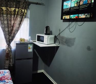 Greater Johannesburg Metropolitan Area House | Yellow Stars Guesthouses