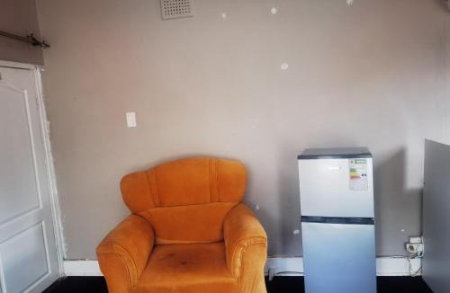 Greater Johannesburg Metropolitan Area House | Yellow Stars Guesthouse