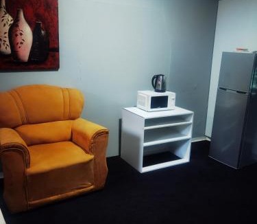 Greater Johannesburg Metropolitan Area House | Yellow Stars Guesthouse