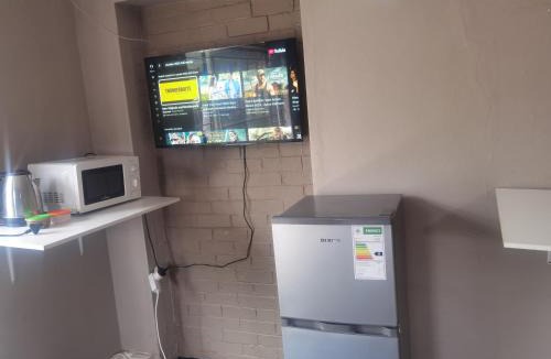 Greater Johannesburg Metropolitan Area House | Yellow Stars Guesthouse