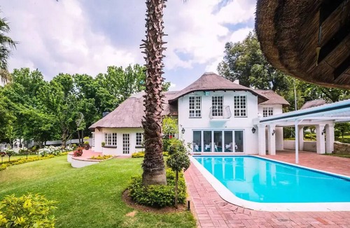 Greater Johannesburg Metropolitan Area House | Your country home in the heart of Sandton