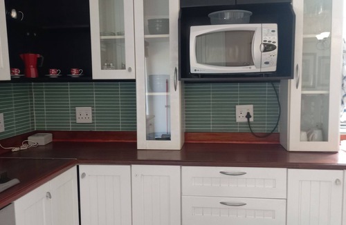 Greater Johannesburg Metropolitan Area House | Jakes's Place close to Life Bedford Gardens Hospital