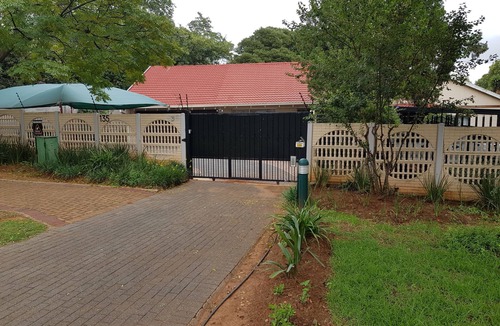 Fairland House | Boutique self catering Guesthouse 4 independent cottages that sleep 13 in total