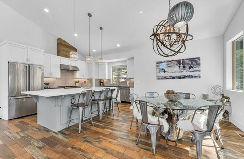 Upper Kingsbury House | Zephyr Cove Hiking Beaches Spa Heavenly Hot Tub Garage 4BR Sleeps 8