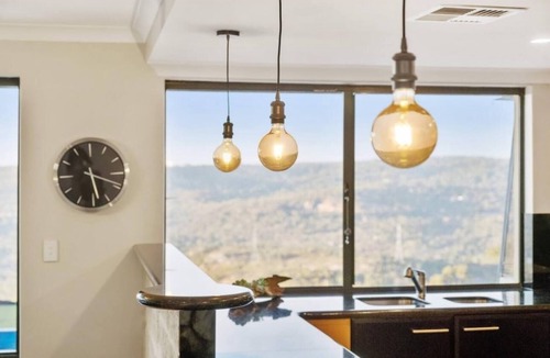 Perth House | Zig Zag Retreat - Perth Hills Home With Stunning Views and Infinity Pool