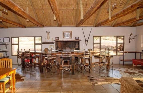 Askham Cabin | Zoutpanputs Game Lodge