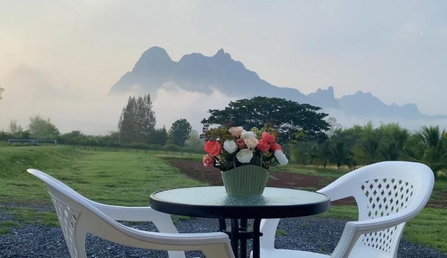 ไร่วิวทิวเขา ลานกางเต็นท์ ฟาร์มสเตย์