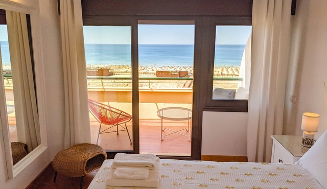 1-Bed Apartment OCEAN Seasun Vacation Rentals (discounts for +28 nights)
