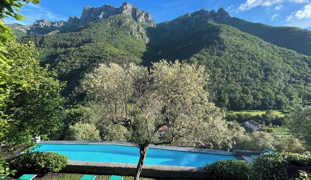 1 Bed Cottage Sleeps 4 Private Garden - Pool