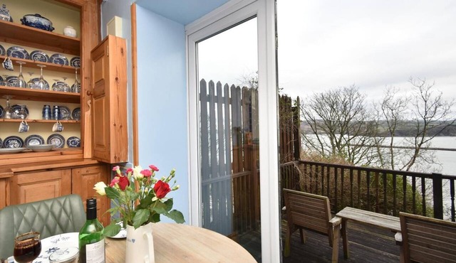 1 Bed in Goodwick (oc-fb274)