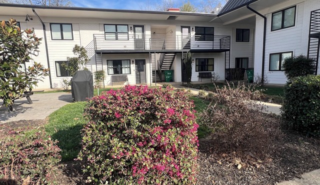 1 Bedroom Apt3 very close to Uptown Charlotte and Novant Presbyterian