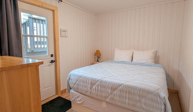 1-Bedroom Full Kitchen | Ocean View