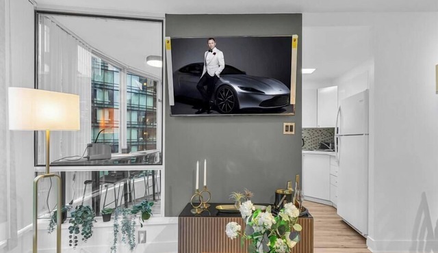 1-BR Condo in Downtown/Parking/City Views/AC