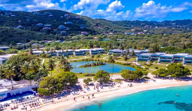 1 BR condo on Sapphire Beach! Sleeps 6!