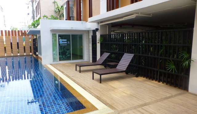 1 Double bedroom Apartment with Swimming pool security and high speed Wifi