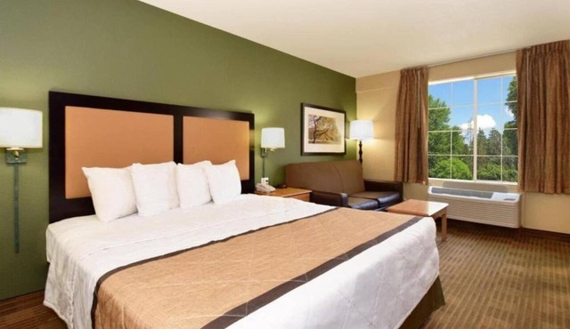 1 Queen Bed | Non-Smoking, Kitchen