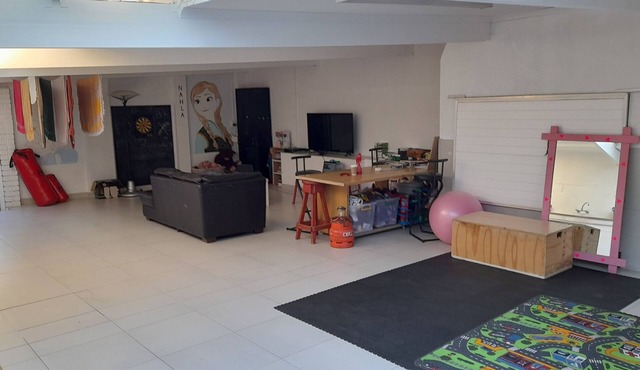 10-12 Sleeper large family home with pool in Bellville, Cape Town