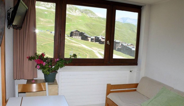 10m from resort center, 10th floor, tv, ski locker, 16m², Tignes