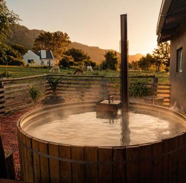 11 Mountain Stream Hot Tub Self Catering