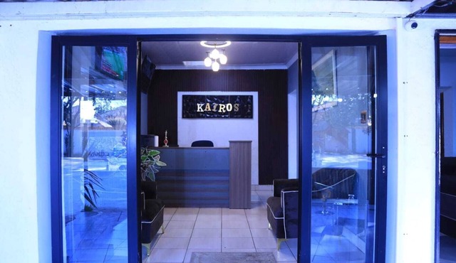 12-bedroom bed guest house in charming Bedfordvew with WiFi, AC