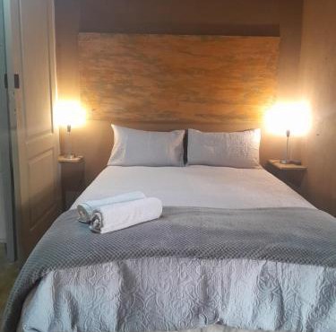 129B African Bushveld Self Catering Buchelor Room