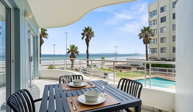 14 Cap d'Azur - Three Bedroom Apartment, Sleeps 6