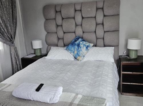 14 Isabel Room 2