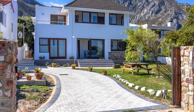 144 on 10th | Voelklip Home | Sea & Mountain Views