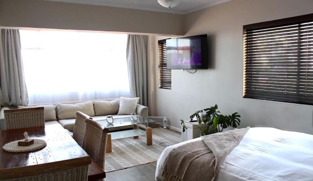 16 Serenity Studio - Dolphin Bay