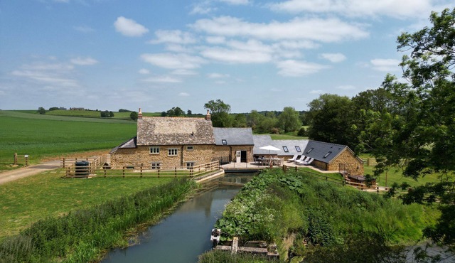 16th century converted mill in the Cotswolds with a hot tub -Little Barford Mill
