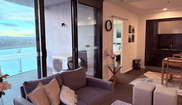 16th-Floor Escape | City Views + Resort Facilities