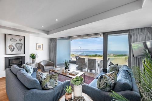 17 Marine - 3 Bedroom - Sea View - Apt 101