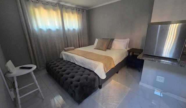 180 Degrees View on The Kloof – 5-Bedroom Luxury Home with a View in Roodepoort
