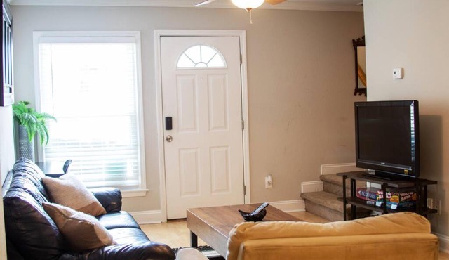 2 bdr Townhome Plaza Midwood - 10 min to uptown