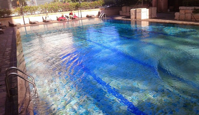 2 bed 2 bath modern city center ground floor apartment. Free wifi, gym and pool
