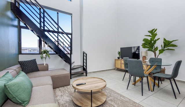 2 Bed Penthouse | Pool and Gym