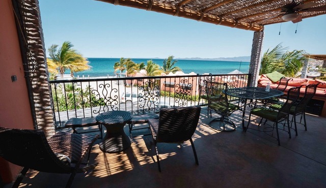2 bedroom 2 bath house with fully equipped kitchen